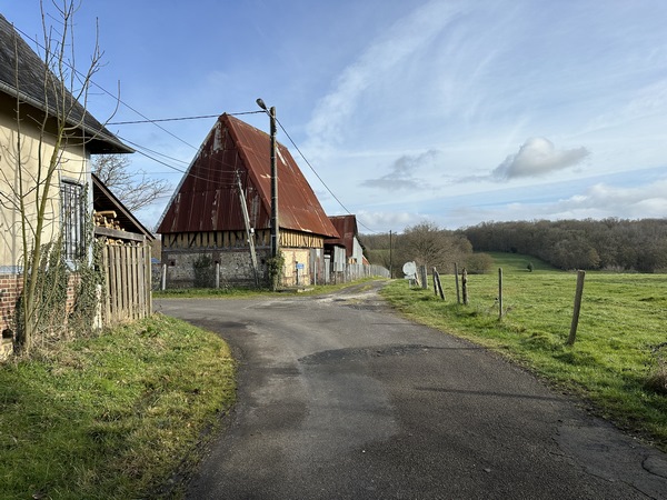 Nous allons quitter St-Amand pour continuer, en face, vers la vallée de l'Oison.