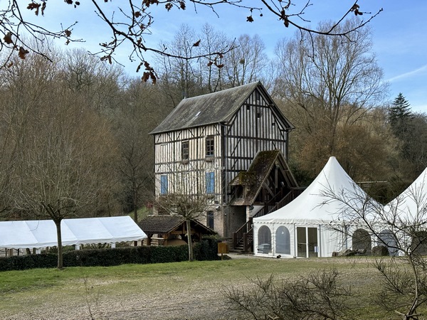 Nous longeons le Moulin Amour. Le moulin abrite un écomusée. Son nom vient simplement de celui de son dernier meunier. Rien de romantique, désolé.