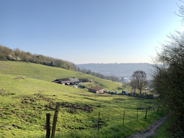 Chemin du Vallon vers Canteleu, regard arrière sur ce vallon préservé entre Rouen et Canteleu.