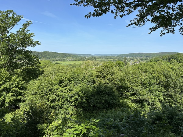 Panorama sur la vallée de la Risle depuis le site du château.