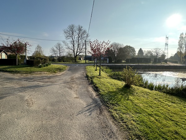 Je longe la mare de la Grosse Londe et je marche maintenant vers l'est.