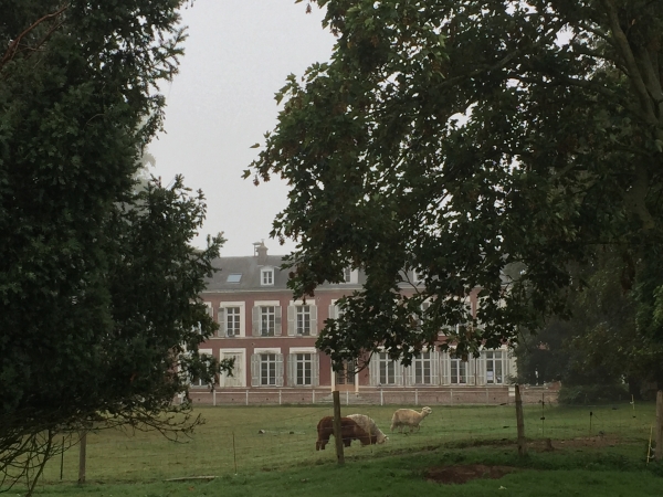 Au Thuit-Simer, nous passons devant le château.