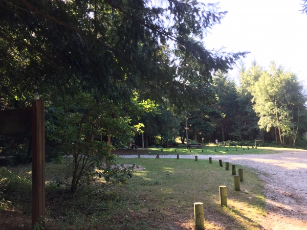 Rond de Beuvron, nous allons prendre la direction du Sentier de Découverte des Câteliers.