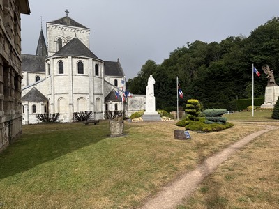 Et nous voilà de retour à l'église Saint-Martin.