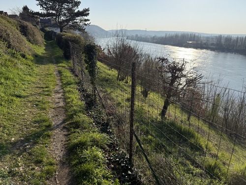 Chemin du Panorama et sa vue sur la Seine.
