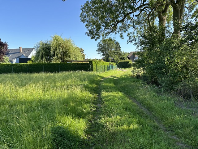 Nous arrivons à St-Thomas-la-Chaussée, nous allons traverser le hameau et continuer sur le chemin de la Chaussée.
