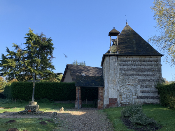 Chapelle Saint-Leu du hameau de Montagny à Nolleval. L'église du hameau de Montagny à Nolléval est détruite en 1832. De cet édifice en grande partie du XIe siècle, ne subsiste que la chapelle Saint-Leu. On ferme le côté qui ouvrait sur l'église, on construit un porche devant la porte et on installe une cloche et son clocheton.  (Observatoire du Patrimoine Religieux)