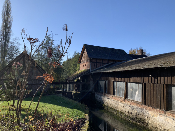 Moulin de Normanville. Construit en 1794, il était devenu une scierie jusque dans les années 70.