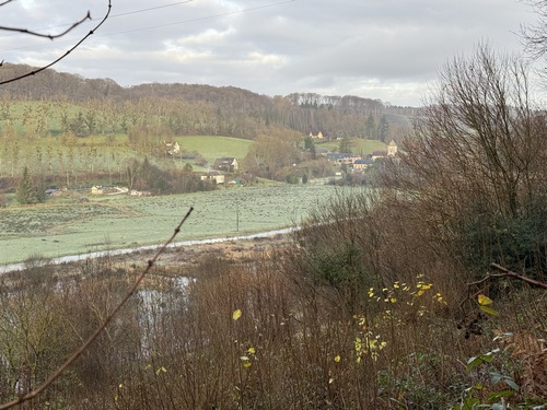 Coup d'œil sur la vallée de la Rançon depuis le bois Saint-Jacques.