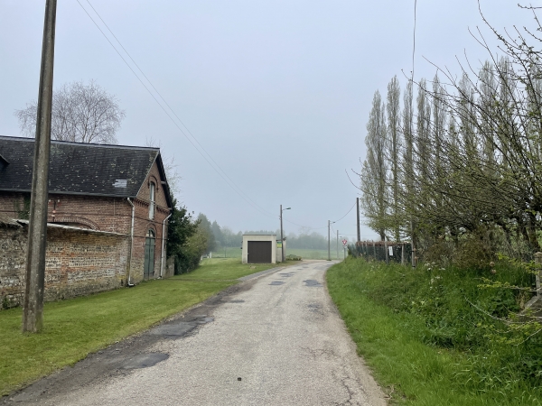 Nous sommes arrivés à Doudeville, nous suivons la rue du Val d'Auge pour remonter vers notre point de départ.