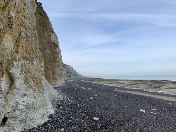 La côte et ses falaises en bas du Val du Prêtre.