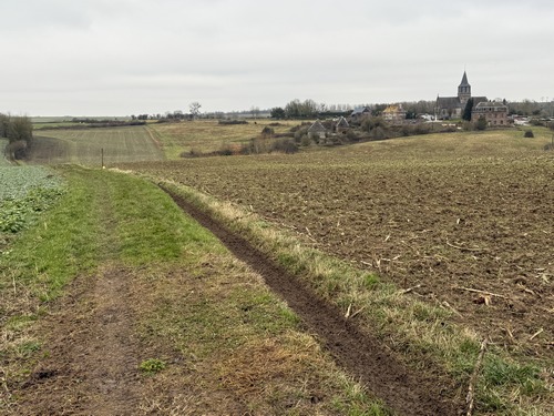 Plaine des Croisettes, et village de Roncherolles-en-Bray.