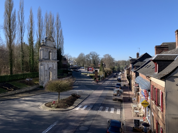 Avenue des Sources et entrée du casino.