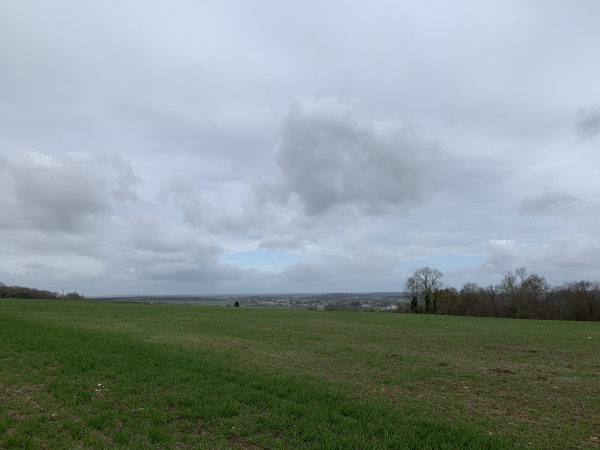 Le Chemin du Baron domine Courcelles-lès-Gisors.