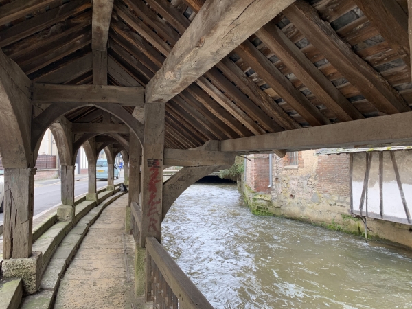 Les anciens lavoirs de la rue des Argillières.