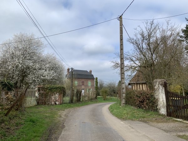 Le Bec-Thomas, rue du Valcrocq.