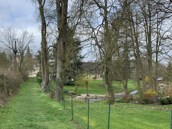 Le Bec-Thomas, chemin de l'Eglise.