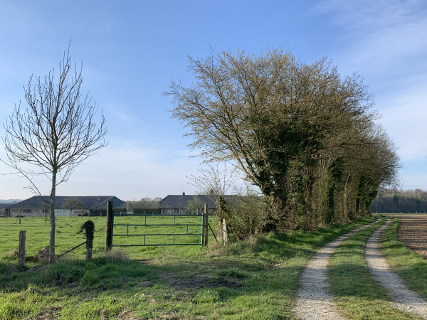 Nous voici aux Mollands, sur le territoire de l'ancienne commune de Carsix, désormais intégrée dans la commune nouvelle de Nassandre-sur-Risle, comme Fontaine-la-Soret.