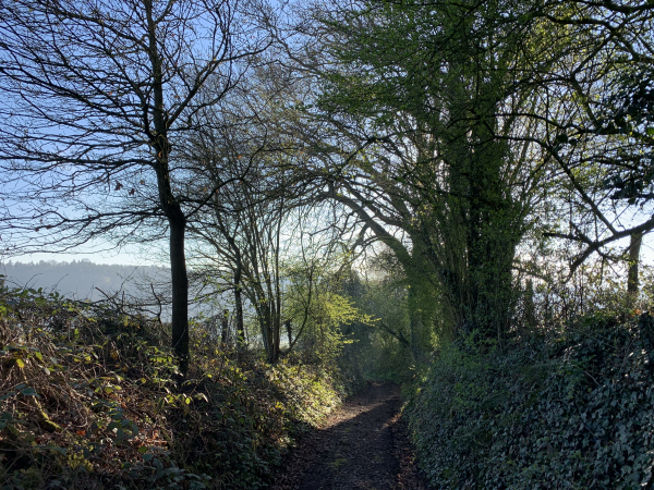 Nous descendons vers la Vallée de Saint-Léger.
