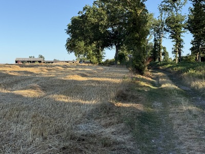 Ferme en bordure du bois des Grandes Bruyères.