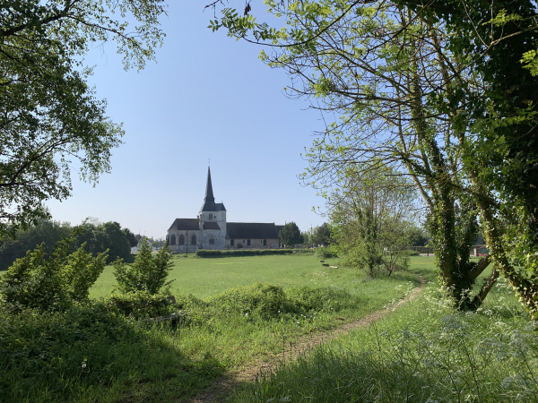 L'église Saint-Quentin de Poses.