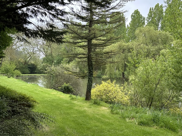 Etangs du château de Fontaine l'Abbé.