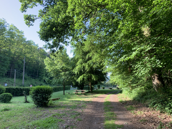 Et voilà maitenant une aire de pique-nique !