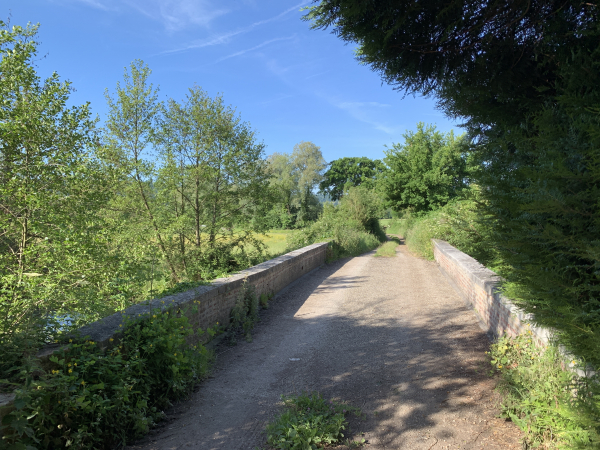 Le pont Napoléon, construit au Second Empire pour accéder aux îles de la vallée.