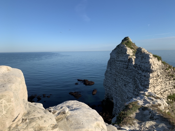Vue sur la Porte du Chaudron depuis l'escalier du Chaudron.
