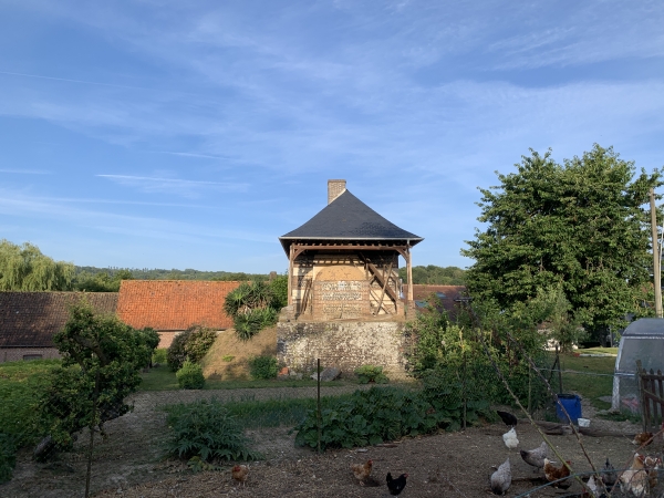 Osmoy-Saint-Valery, four à pain de la ferme de la rue du Calvaire.