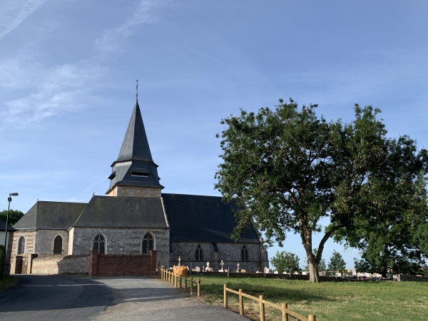 Nous arrivons au niveau de l'église Notre-Dame-et-Saint-Sulpice de Thil-Manneville.