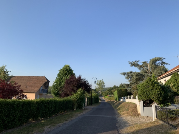 Nous sortons de la Mailleraye-sur-Seine par la rue du Val Rebours.