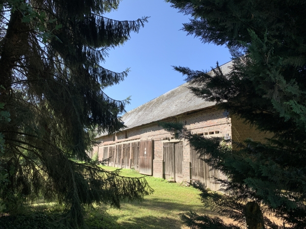 Bâtiment annexe de l'ancienne ferme du Val de Lys.