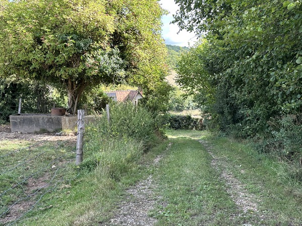 Nous voilà arrivés près de notre point de départ. Encore un très agréable circuit sur ce coteau de l'Iton.