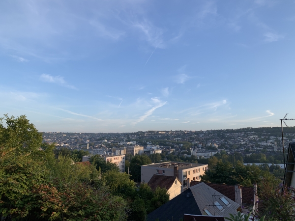 Vue sur la vallée du Robec depuis le Mont Gargan.
