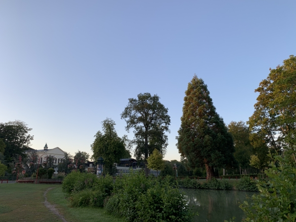 Nous partons du parking de l'avenue de Montalent, juste en face du casino de Forges-les-Eaux.