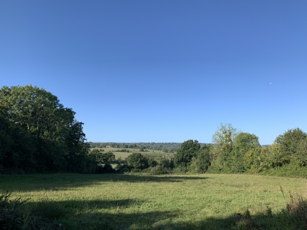 La route de la Rillegatte domine la vallée de la Calonne.