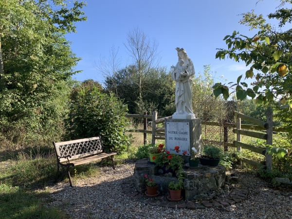 St-Léger-sur-Bonneville, Notre-Dame du Rosaire.