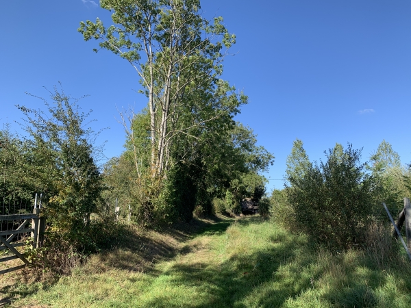 Après le pont sur l'A13, nous tournons par les Bottentuits pour suivre les chemins jusqu'à St-André-d'Hébertot.