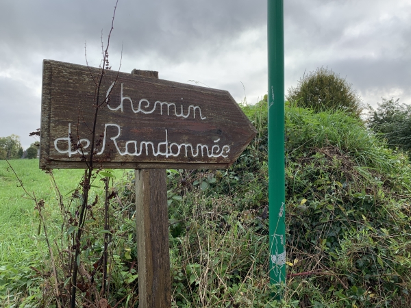 Tout au long de l'itinéraire, le circuit est parfaitement balisé de pancartes.