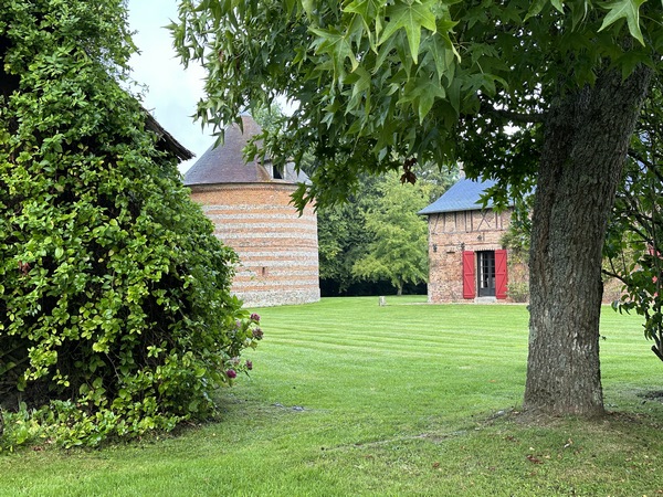 Ancien colombier du château du Bois-Héroult.