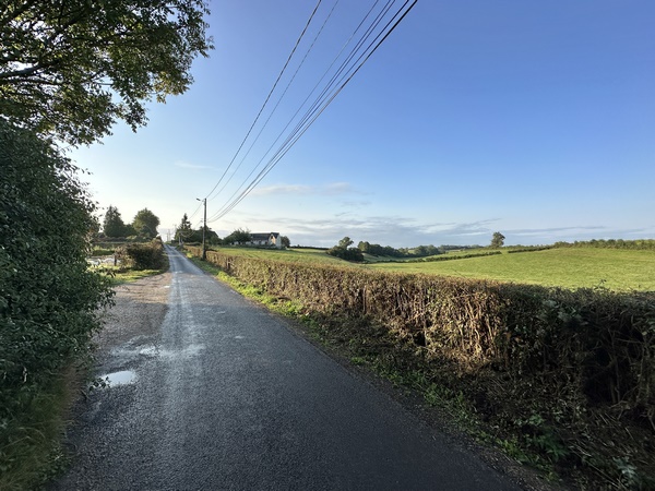 Nous tournons vers le sud sur la très tranquille route des Petits Bordeaux.