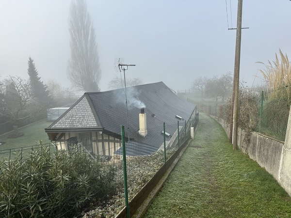 La Sente du Château rejoint le bord de Seine.&nbsp;