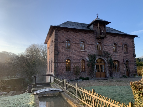 Ancien moulin sur le Crevon à Fontaine-Châtel.