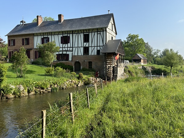 Ancien moulin sur le Crevon.