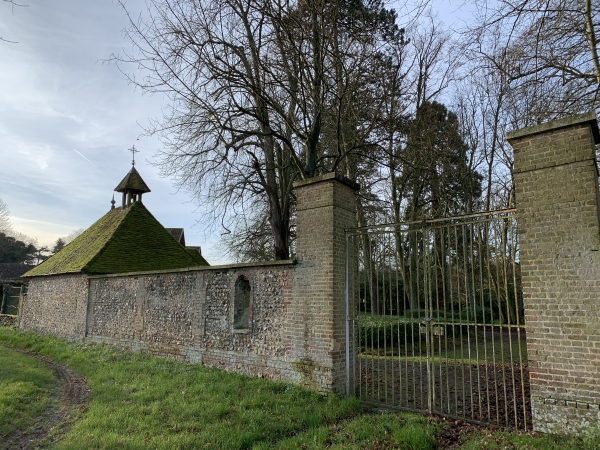 Noyers, Chemin de la Chapelle.