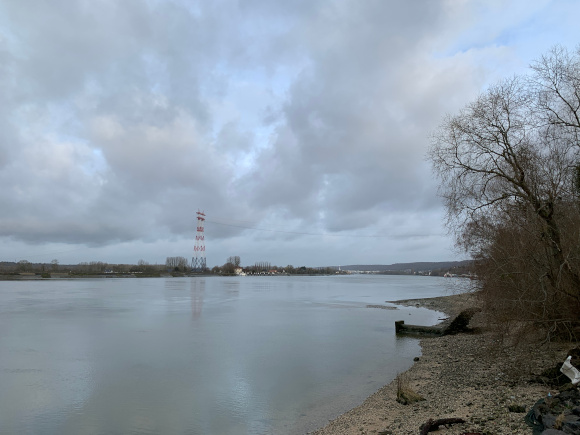 Coup d'oeil sur la Seine en direction de l'aval.