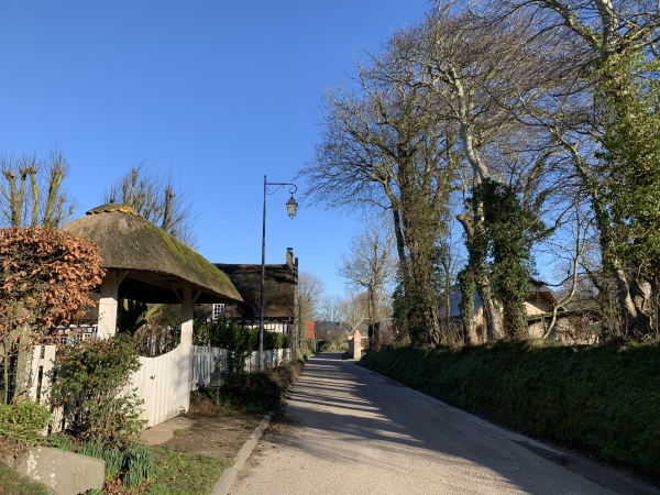 Nous traversons Le Mesnil, hameau de Veulettes-sur-Mer.