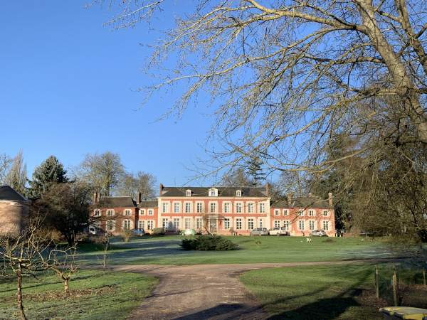 La Ferme du Mathou, vue du côté de son entrée.