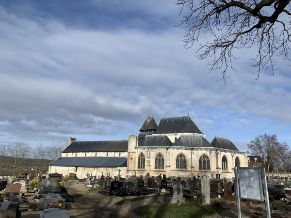 Nous fermons notre boucle à proximité de l'église Saint-Valentin de Jumièges.